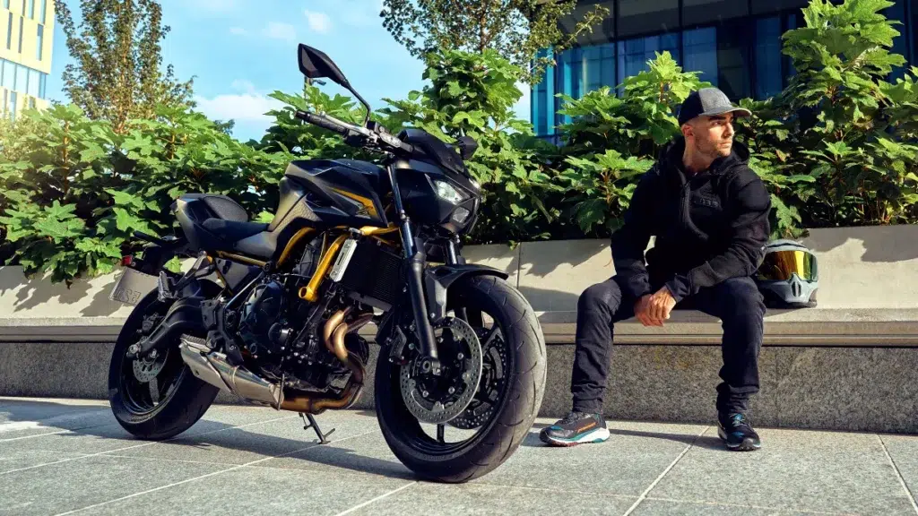 kawasaki dévoile la nouvelle z650 s 2026 et muscle son célèbre roadster mid size pour un pilotage plus sportif 6