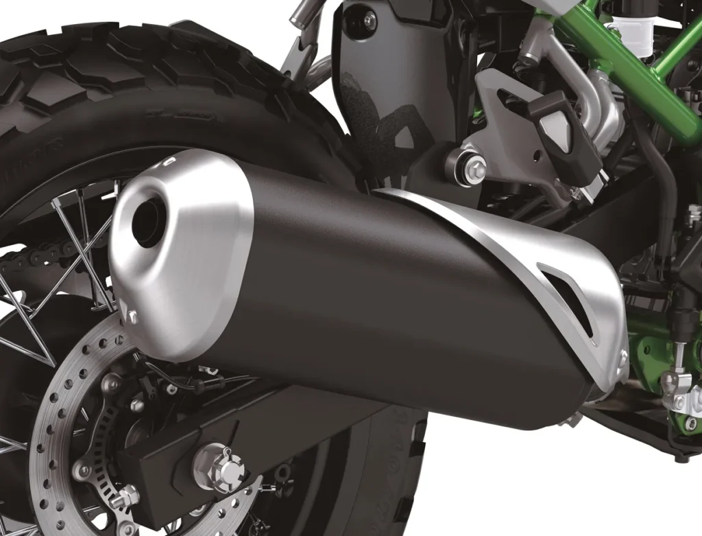 kawasaki relance sa kle500 après 34 ans et dévoile un trail moderne alliant agilité urbaine et confort tout terrain 29