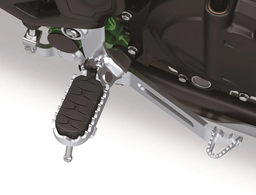 kawasaki relance sa kle500 après 34 ans et dévoile un trail moderne alliant agilité urbaine et confort tout terrain 50