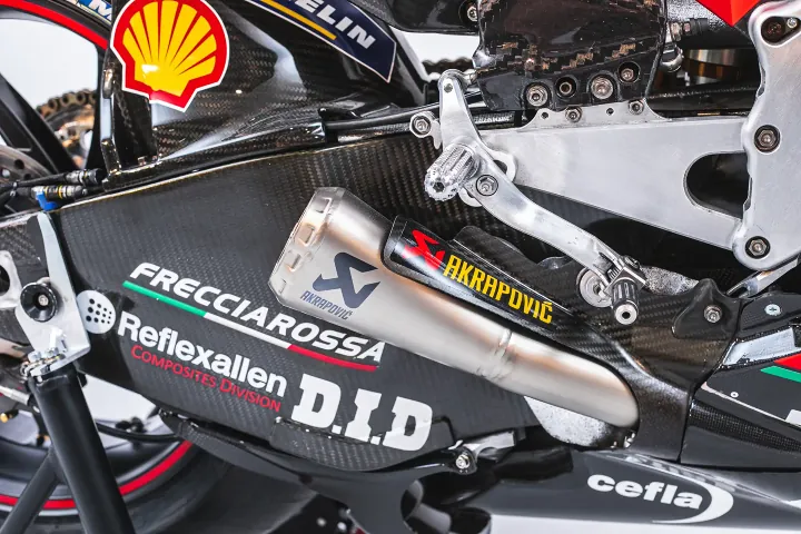 la ducati desmosedici gp19 pilotée par andrea dovizioso s’apprête à être vendue aux enchères et attire déjà tous les regards 19