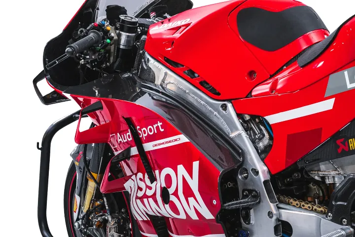 la ducati desmosedici gp19 pilotée par andrea dovizioso s’apprête à être vendue aux enchères et attire déjà tous les regards 21