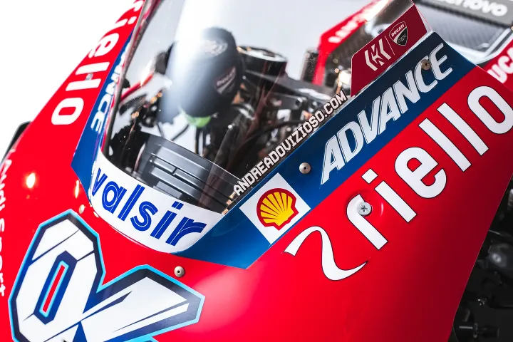 la ducati desmosedici gp19 pilotée par andrea dovizioso s’apprête à être vendue aux enchères et attire déjà tous les regards 8
