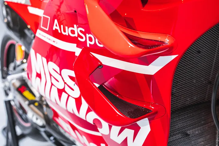 la ducati desmosedici gp19 pilotée par andrea dovizioso s’apprête à être vendue aux enchères et attire déjà tous les regards 9