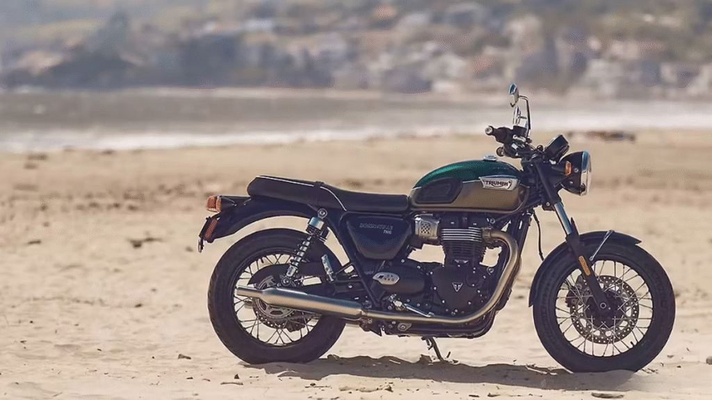 la légendaire bonneville bientôt en version 350 cm³ triumph préparerait un retour aux sources plus accessible 4