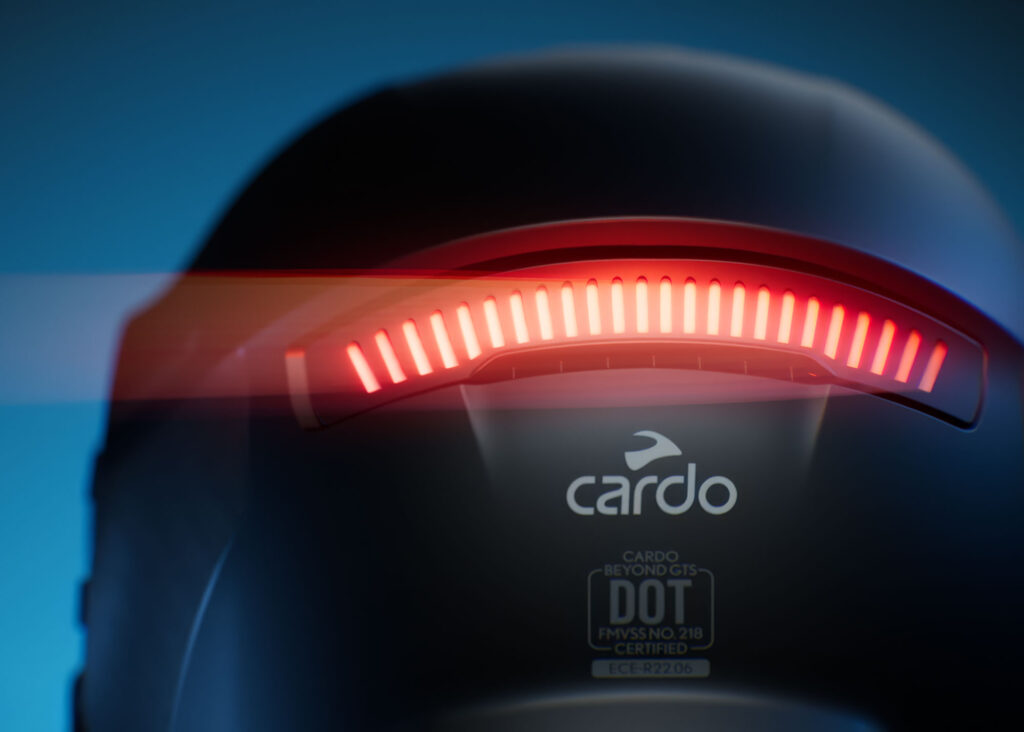 les motards attendaient cette sécurité ce casque connecté signé cardo promet un son de concert, une annulation de bruit et une alerte automatique en cas de chute 1