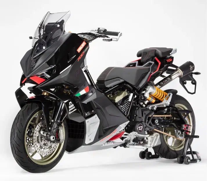 personne n’avait osé ce design italjet relance son dragster dans une version 700 cm³ hallucinante 19