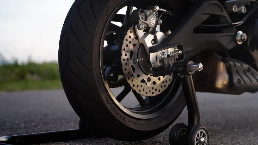 personne n’avait osé ce design italjet relance son dragster dans une version 700 cm³ hallucinante 29
