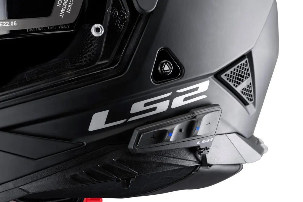 pour moins de 160 €, ce nouvel intercom slim signé ls2 et midland rivalise avec les modèles haut de gamme 1