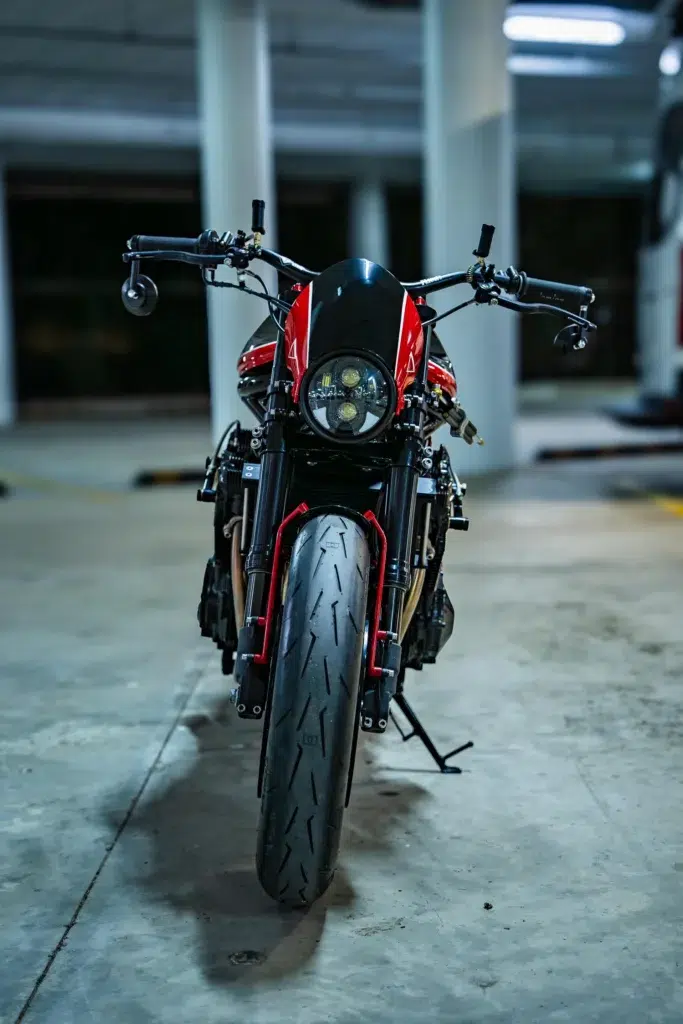 sous ses airs de roadster classique, cette bandit cache une prépa d’orfèvre sortie tout droit des paddocks australiens 2