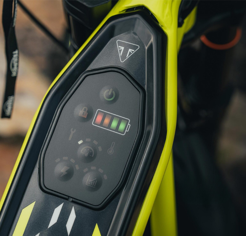 triumph motorcycles dévoile sa première gamme tout terrain électrique pour jeunes la txp propulsée par oset 19