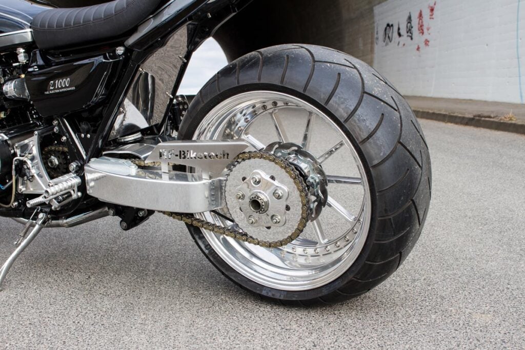 un design des années 80, un moteur des enfers cette kawasaki est la plus dangereuse résurrection mécanique de la décennie 2
