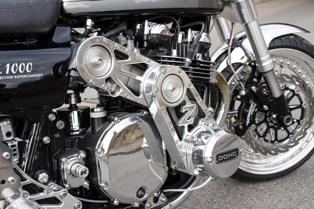 un design des années 80, un moteur des enfers cette kawasaki est la plus dangereuse résurrection mécanique de la décennie 7