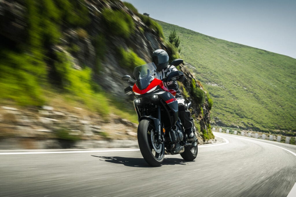 yamaha veut imposer la boîte auto sur la tracer 7 et les puristes hurlent déjà à la trahison 17