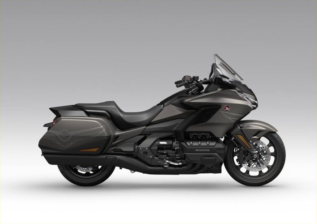 26ym honda gl1800 gold wing