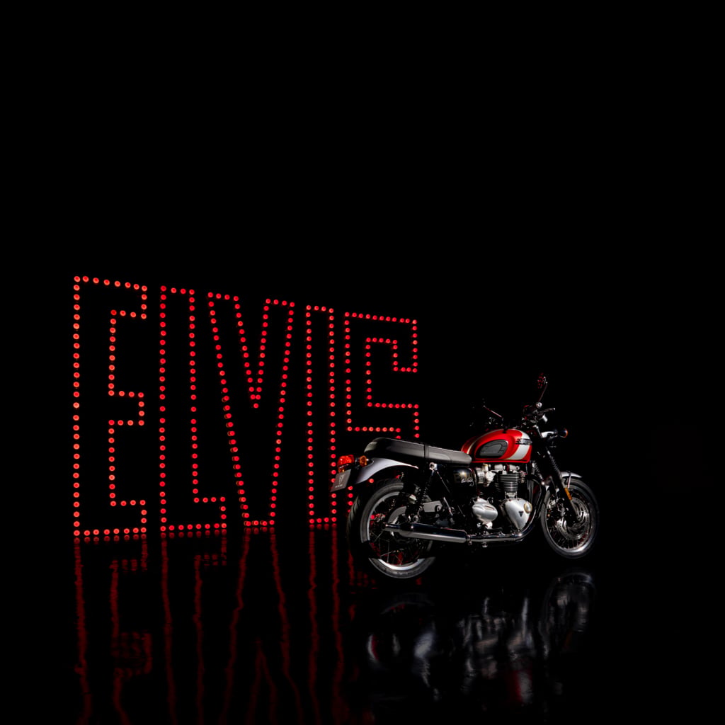 925 exemplaires pour la planète la bonneville t120 elvis numérotée arrive avec un disque d’or et un certificat co brandé de légende 4