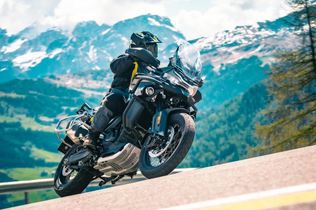 attention aux motards tentés par les nouvelles marques chinoises ! tout n'est pas si « rose » qu'il y parait et voici la check list avant d'acheter 8