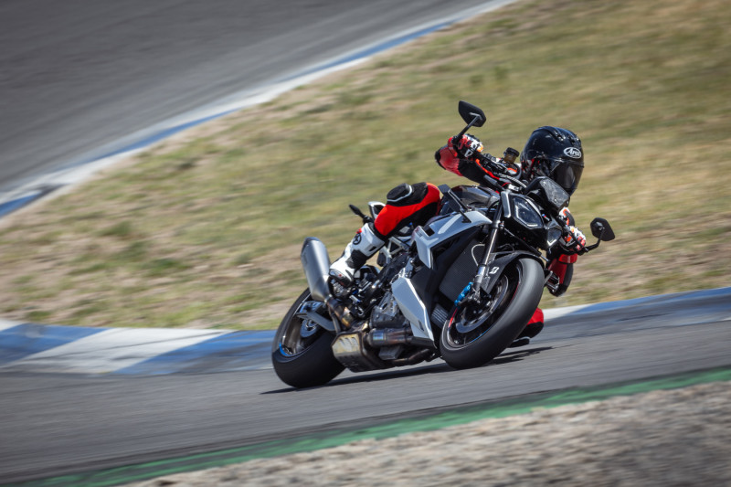 bridgestone prépare un carnage en 2026 ce nouveau “racing street” revendique l’adhérence la plus folle de la gamme battlax 1