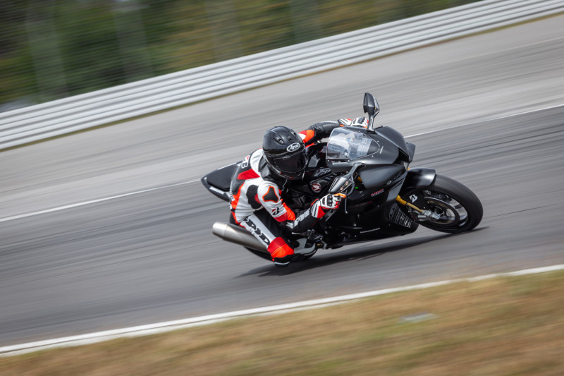 bridgestone prépare un carnage en 2026 ce nouveau “racing street” revendique l’adhérence la plus folle de la gamme battlax 3