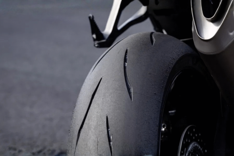 bridgestone prépare un carnage en 2026 ce nouveau “racing street” revendique l’adhérence la plus folle de la gamme battlax
