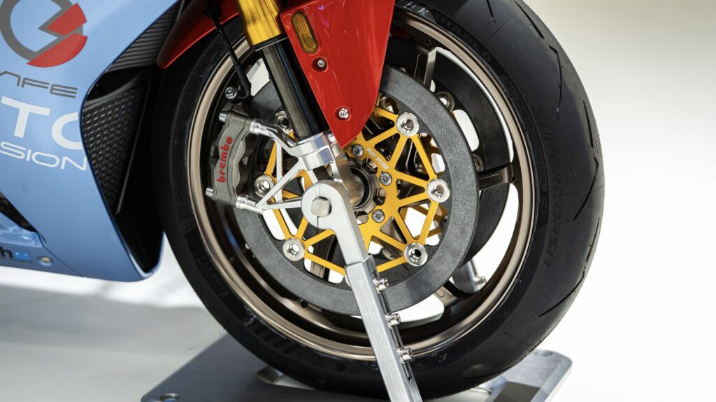 ce fondateur chinois viré de sa propre boîte revient avec un empire moto à son nom et une ambition mondiale assumée 11