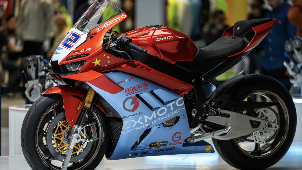 ce fondateur chinois viré de sa propre boîte revient avec un empire moto à son nom et une ambition mondiale assumée 9