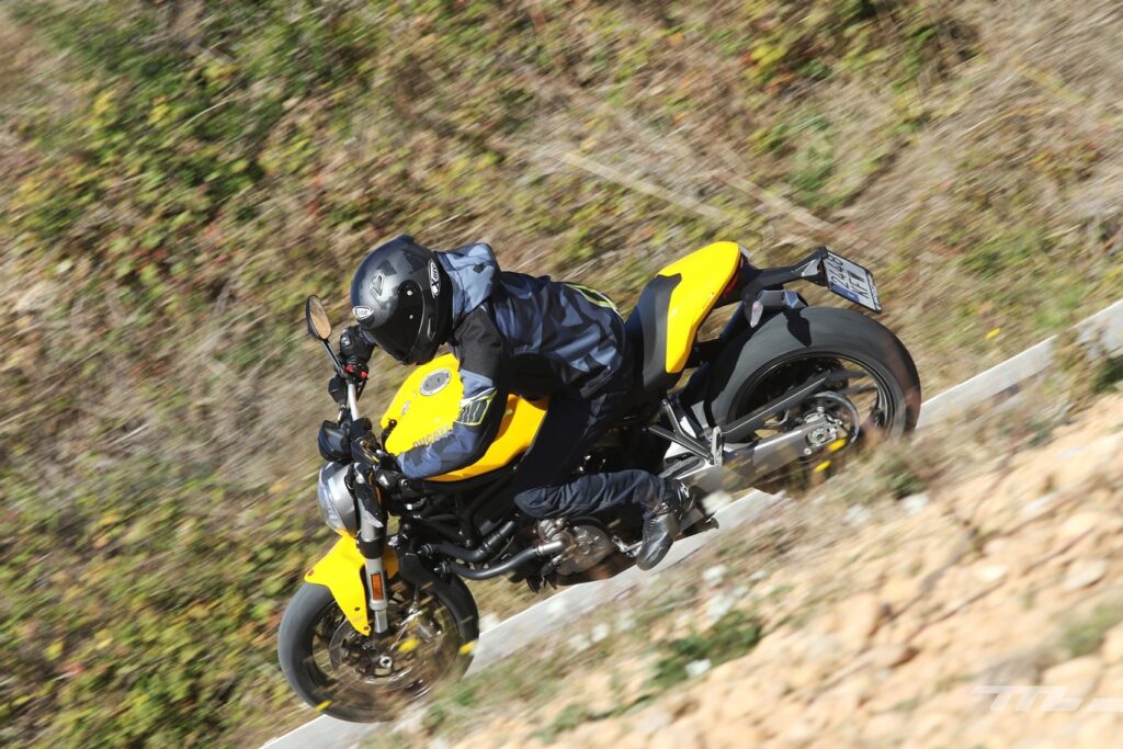 ce phénomène invisible menace la vie des motards l’effet écran devient une urgence ignorée par la plupart des conducteurs 1