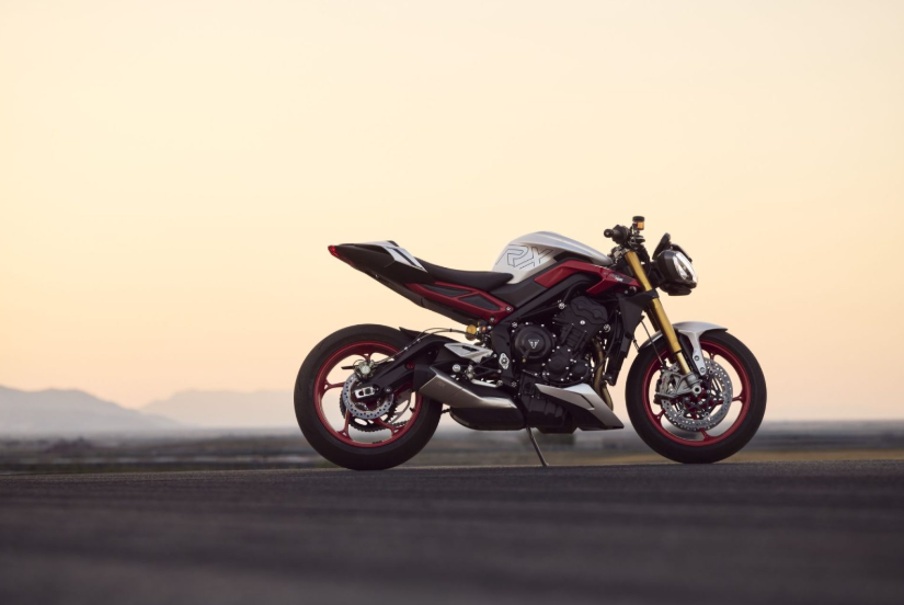 cette triumph est plus affûtée qu’une motogp la version rx 2026 ridiculise toutes les sportives de série 2