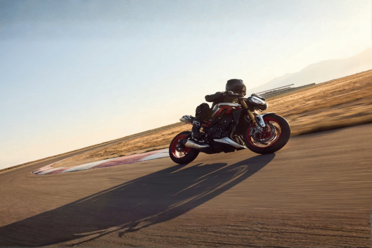 cette triumph est plus affûtée qu’une motogp la version rx 2026 ridiculise toutes les sportives de série