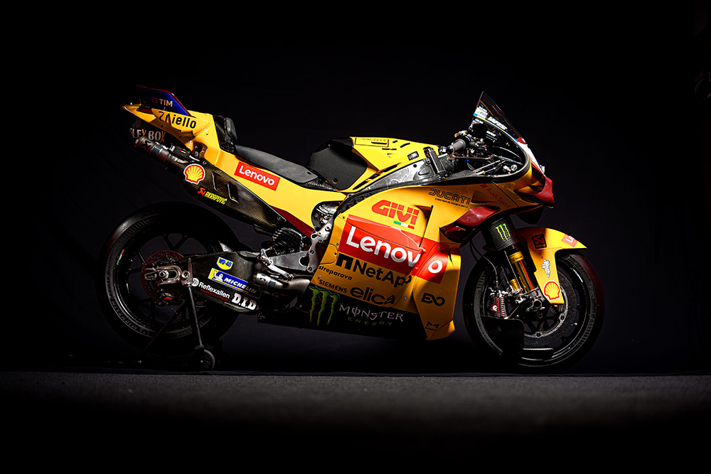 desmosedici gp jaune de bulega 1