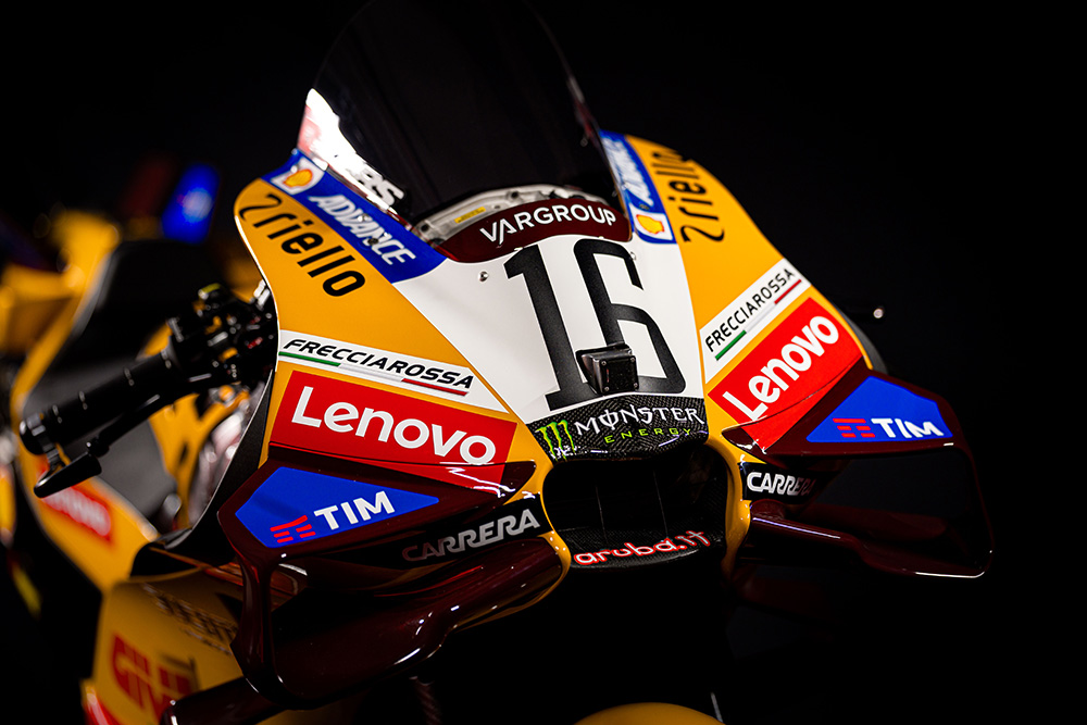 desmosedici gp jaune de bulega 2