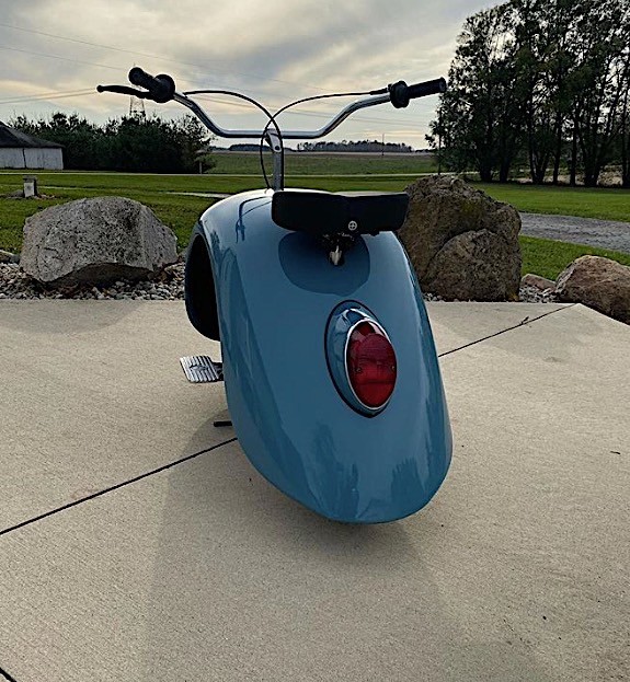 il découpe une vieille vw coccinelle et fabrique deux minimotos rétro de 212 cc internet hurle au génie (et au sacrilège) 3