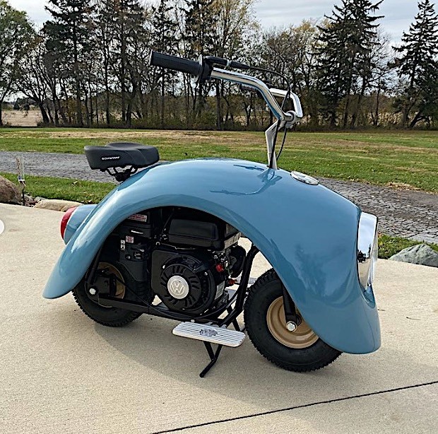 il découpe une vieille vw coccinelle et fabrique deux minimotos rétro de 212 cc internet hurle au génie (et au sacrilège) 5