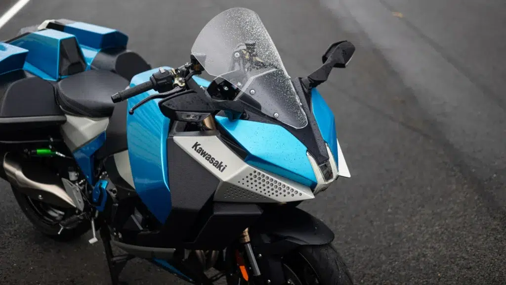 kawasaki a présenté la première moto du monde qui fonctionnera sur ce nouveau type de carburant promis à un grand avenir l'hydrogène 4