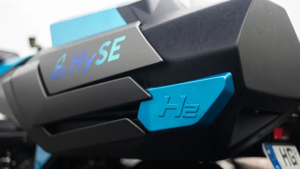 kawasaki a présenté la première moto du monde qui fonctionnera sur ce nouveau type de carburant promis à un grand avenir l'hydrogène 5