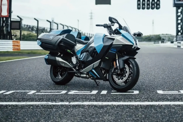 kawasaki a présenté la première moto du monde qui fonctionnera sur ce nouveau type de carburant promis à un grand avenir l'hydrogène