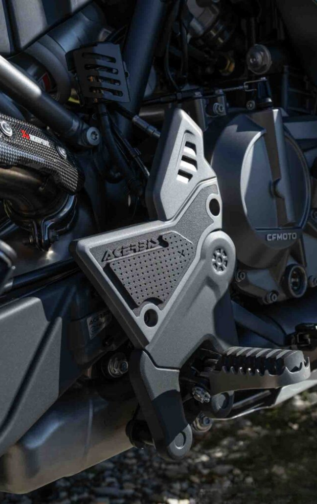 la chine frappe fort en 2026 avec la cfmoto 1000mt x, un trail haut de gamme qui vise la bmw gs et la ténéré 700 19