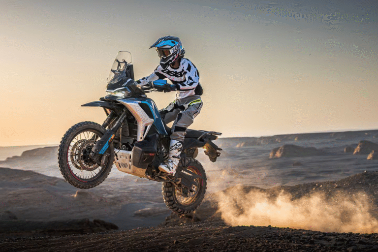la chine frappe fort en 2026 avec la cfmoto 1000mt x, un trail haut de gamme qui vise la bmw gs et la ténéré 700
