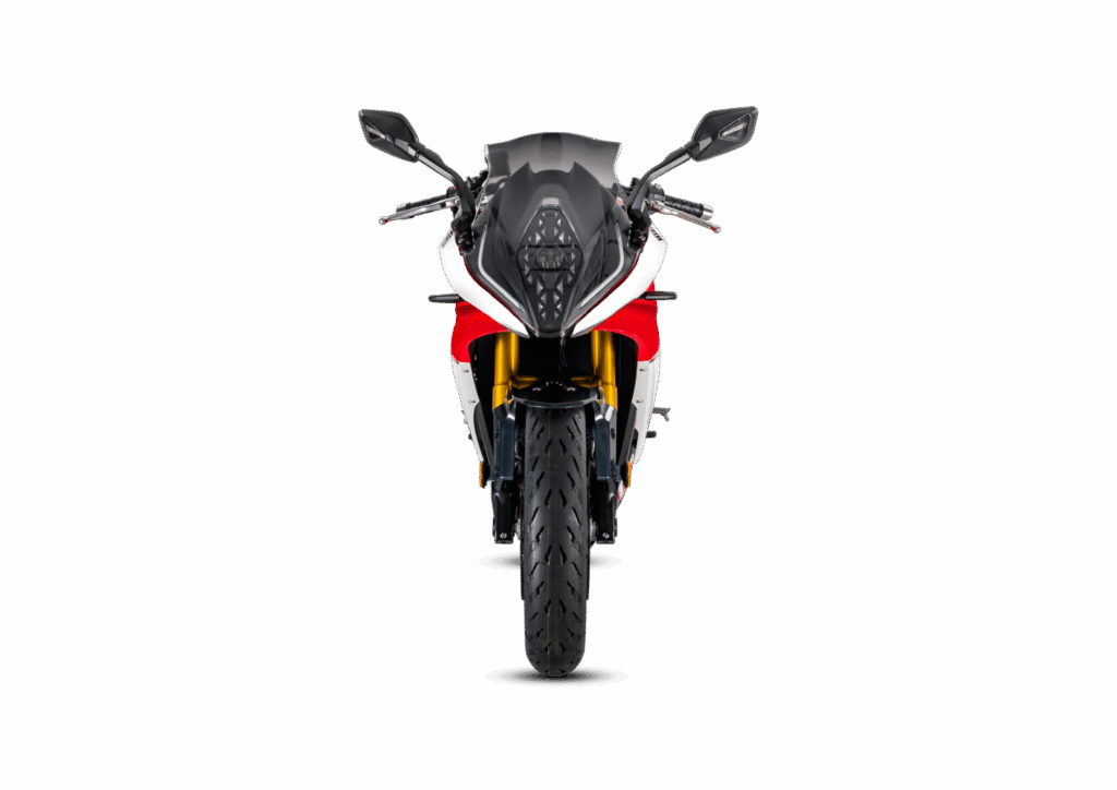 la france tient enfin sa sportive accessible la mash k750 décoiffe avec son moteur de 730 cm³ qui pourrait bien ridiculiser les japonaises sur route comme sur circuit 9