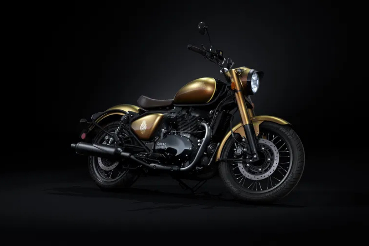la légende de royal enfield se couvre d’or peinture changeante, blason “125 years” et lignes intemporelles, la bullet 650 fait chavirer les puristes