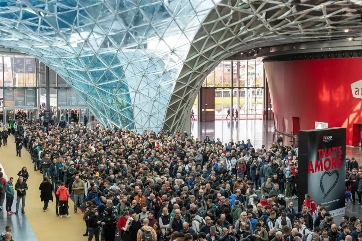 la moto vient de battre un record mondial historique une foule monstrueuse relance un secteur qu’on disait mort