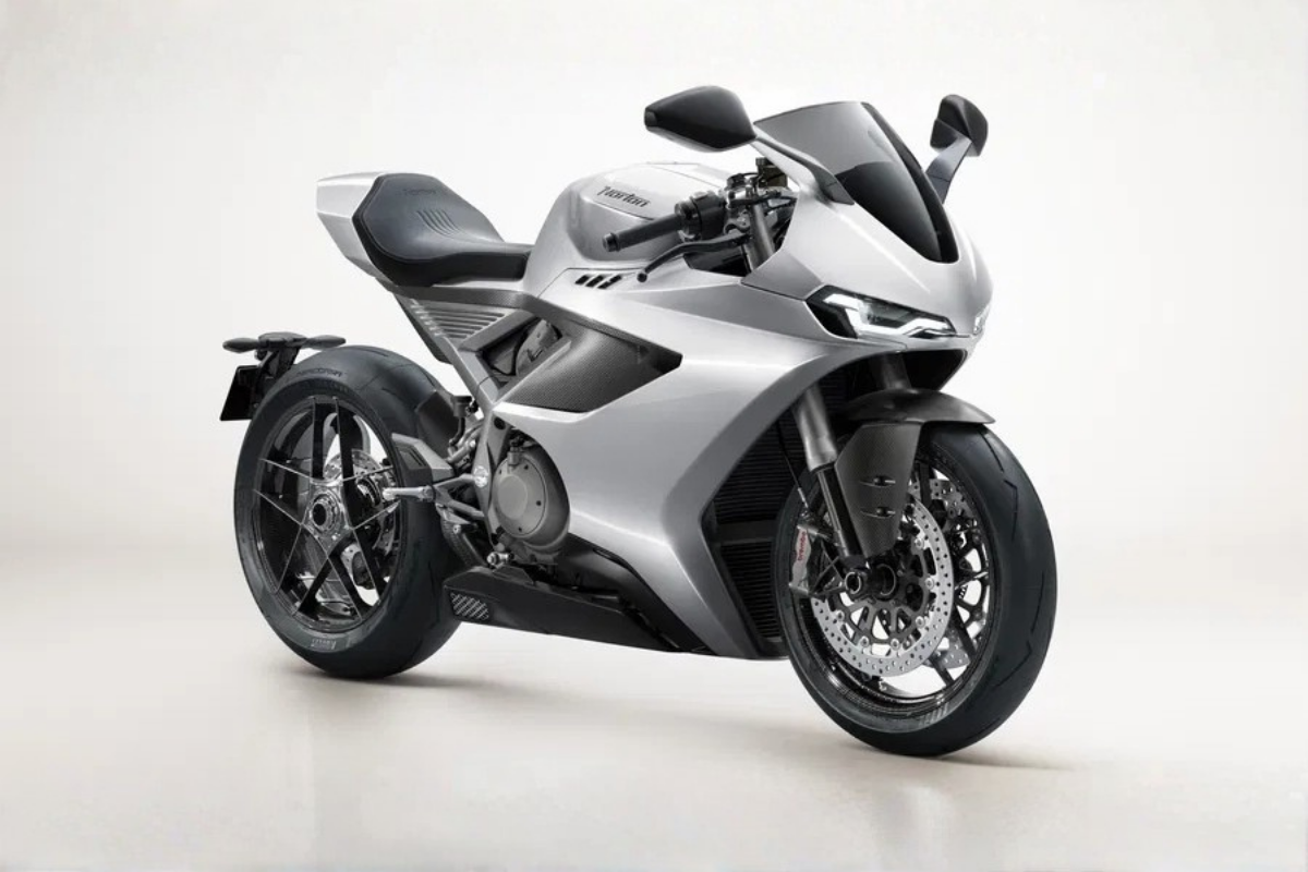 la plus belle renaissance britannique de la décennie norton dévoile une supersport v4 affûtée pour dominer routes et circuits d’europe