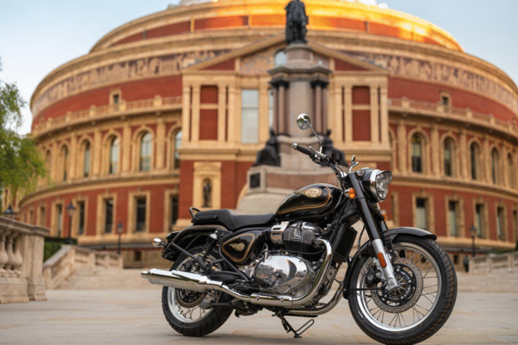 la plus vieille moto du monde revient avec un moteur 650 cc royal enfield relance sa légende avec la version la plus puissante de son histoire