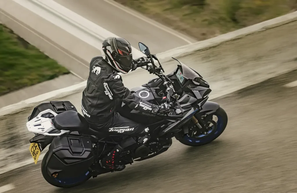 la tendance motogp contamine toutes les motos cette nouvelle suzuki en est la preuve la plus flagrante 4