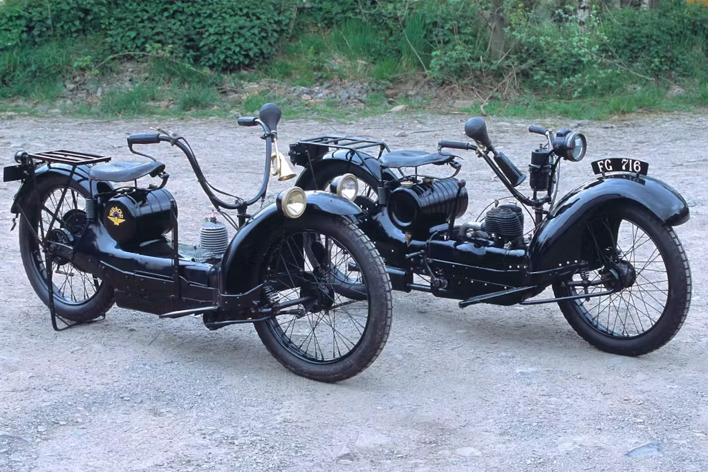 le véhicule le plus bizarre de l’histoire des deux roues un ovni sur pneus devenu une légende mécanique 12