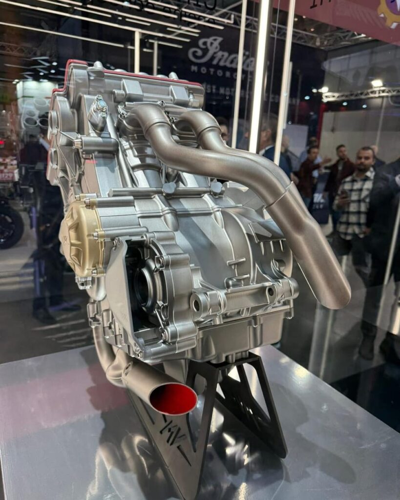 mv agusta a dévoilé un inédit moteur 5 cylindres au salon eicma de milan qui va faire tourner plus d'une tête 11