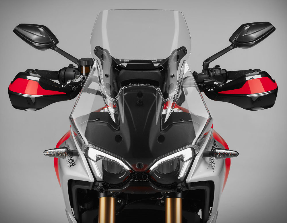 mv agusta présente la nouvelle enduro veloce 2026 et fait battre le coeur des aventuriers avec plus d’équipement et deux nouvelles couleurs 13