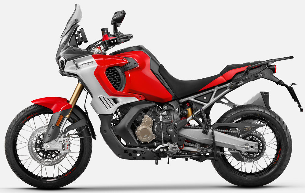 mv agusta présente la nouvelle enduro veloce 2026 et fait battre le coeur des aventuriers avec plus d’équipement et deux nouvelles couleurs 17