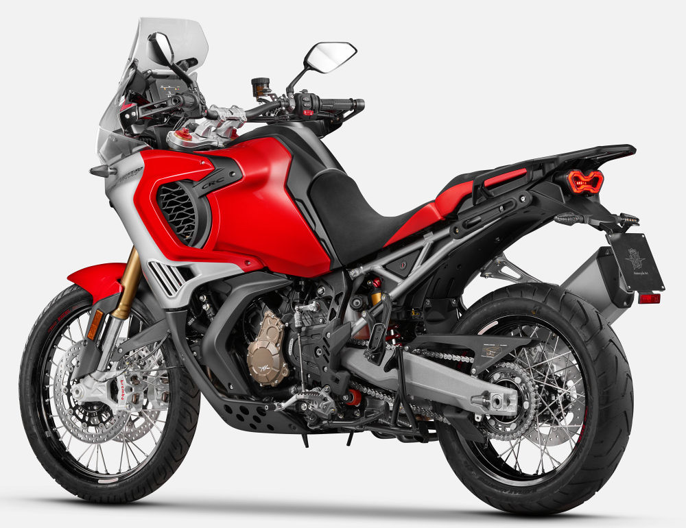 mv agusta présente la nouvelle enduro veloce 2026 et fait battre le coeur des aventuriers avec plus d’équipement et deux nouvelles couleurs 18