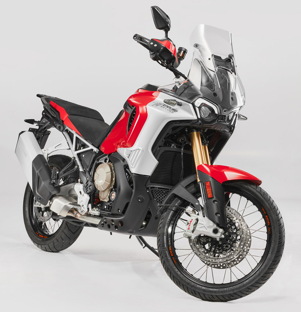 mv agusta présente la nouvelle enduro veloce 2026 et fait battre le coeur des aventuriers avec plus d’équipement et deux nouvelles couleurs 21
