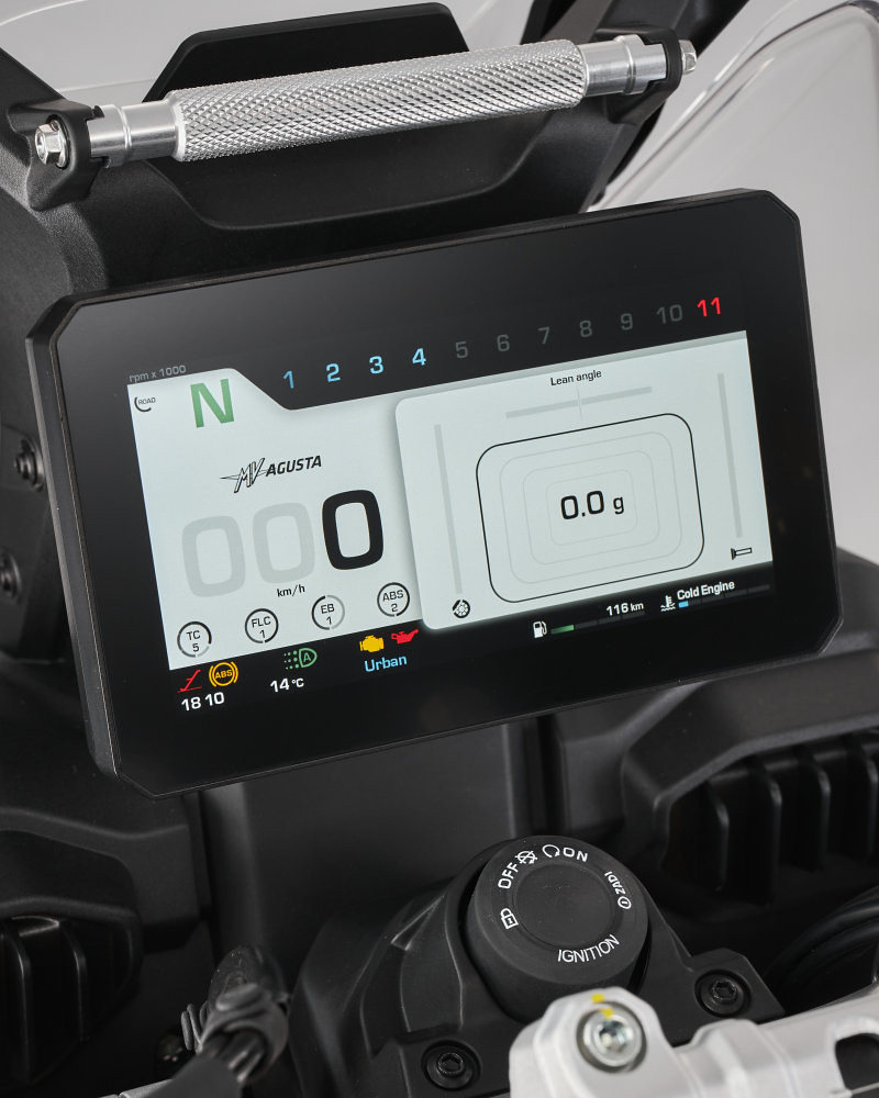 mv agusta présente la nouvelle enduro veloce 2026 et fait battre le coeur des aventuriers avec plus d’équipement et deux nouvelles couleurs 27